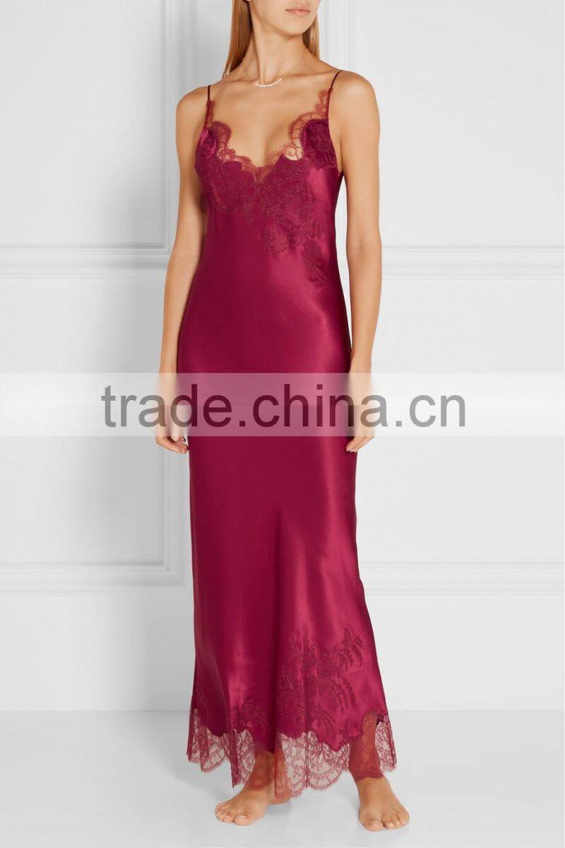 Wholesale Fashionable and Cozy Women Sexy Spaghetti Satin Night Sleepwear with Lace around Hem