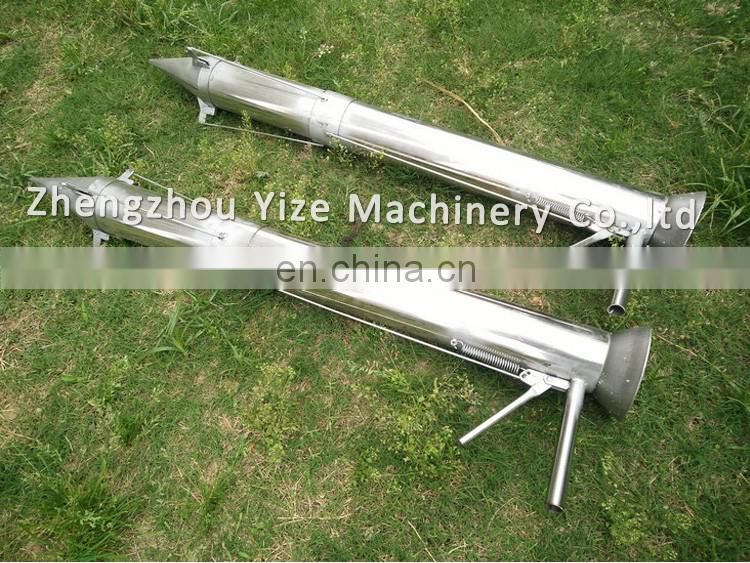 Vegetable seedling transplanting machine / hand held vegetable transplanter