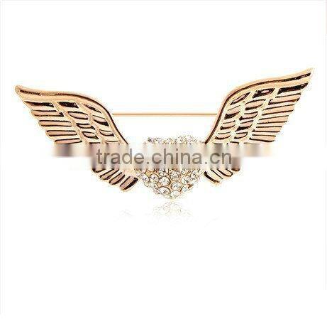 Honey strawberry bride brooch for wedding souvenir