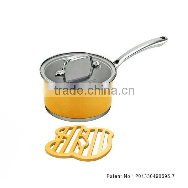 Squirrel shaped design silicone pot mat