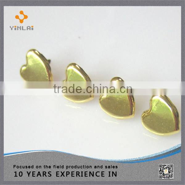 Spray painting flower brads nails