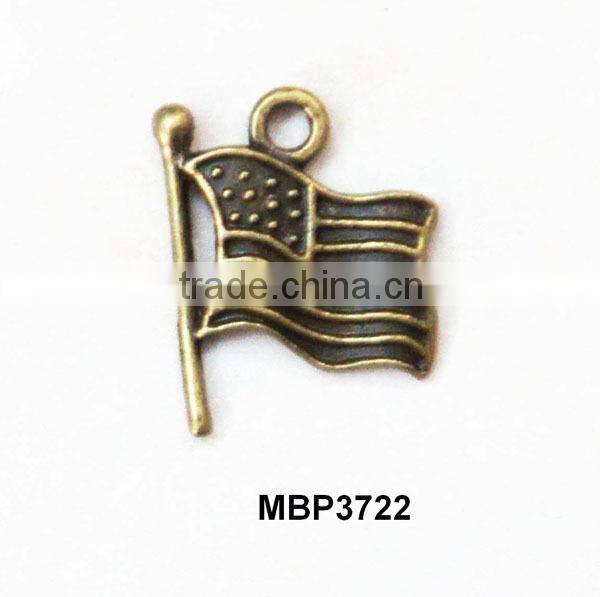 Fashion Design Alloy Pendant Flag Shaped Charms