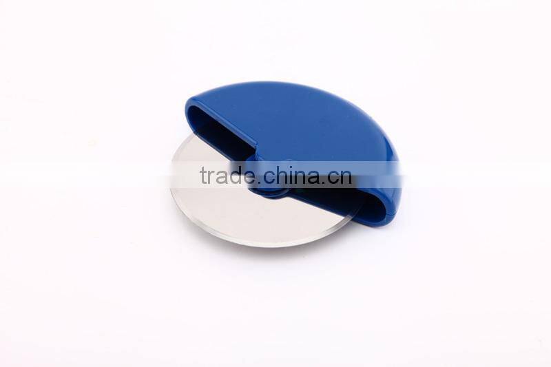 New design hot sale with high quality plastic pizza cutter
