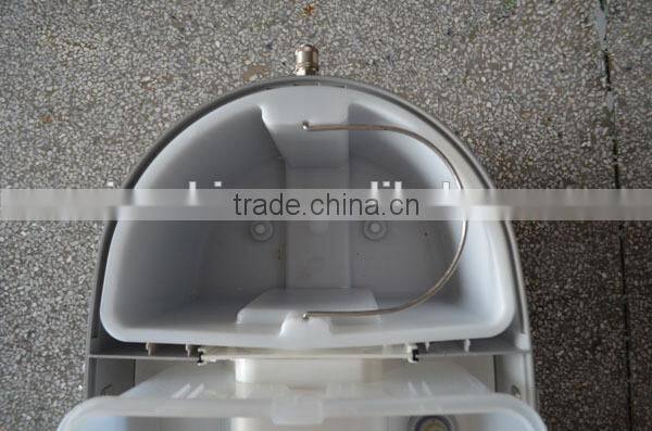 Hand held cleaning machine carpet roller cleaner