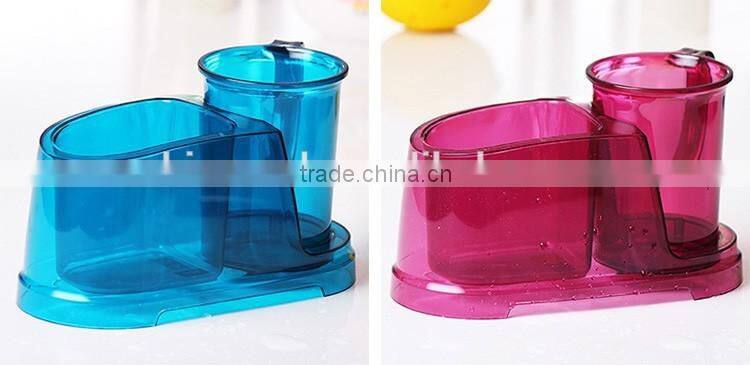 Transparent toothbrush holder with pedestal