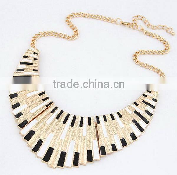 Silver Hollow Tree Leaf Choker Necklaces