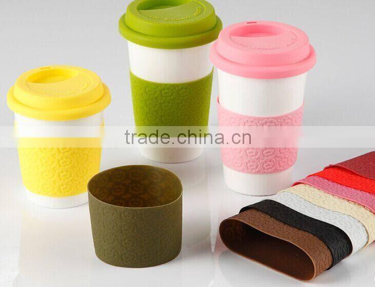 hot coffee and paper silicone cup sleeve with handle