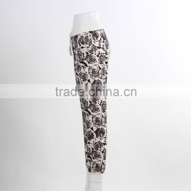 F5W30163 Women Contrast Waistband Floral Knit Trousers