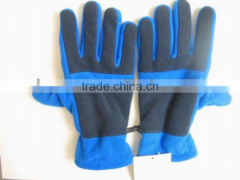warm polar fleece gloves with decorations for man
