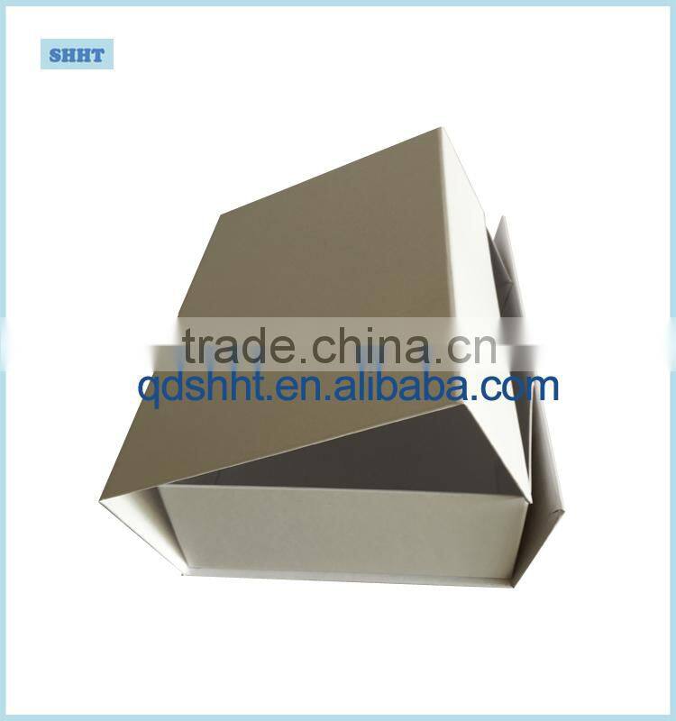 folding shoe packaging box with megnet closure and customized design