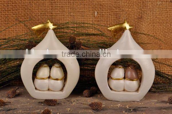 Heart-shaped ornament nativity set