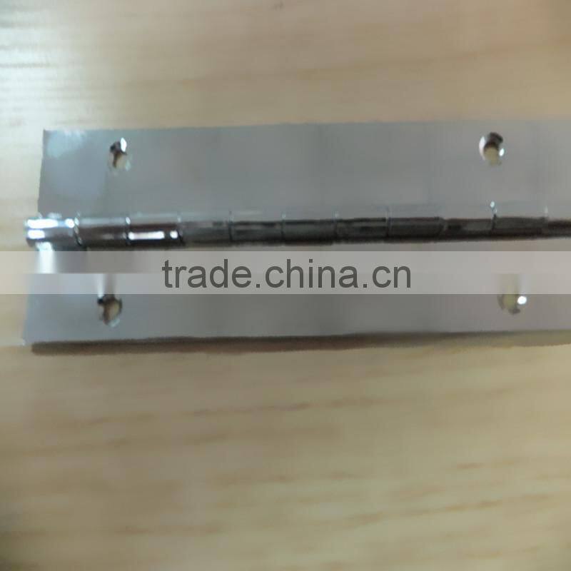 Aluminum continuous piano hinge