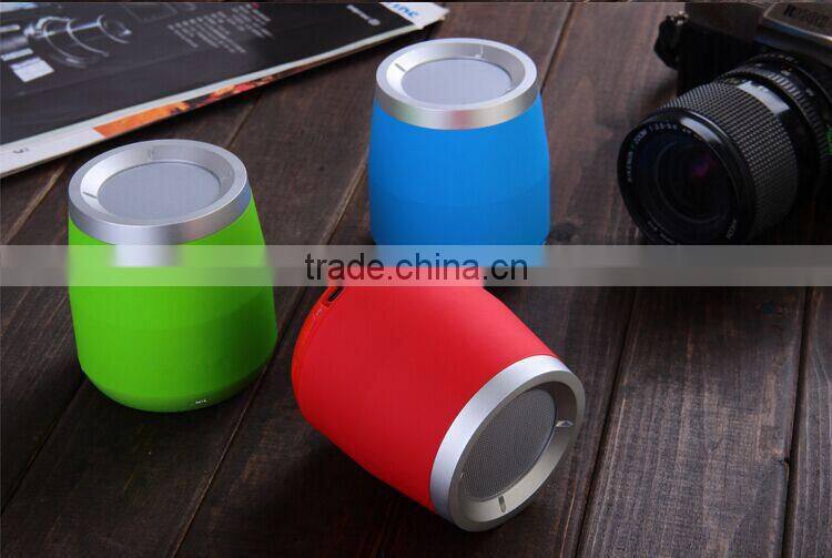 Cheap Fashion Design Mini Wireless FM Mini F-100 Bluetooth Support TF Card Bluetooth Speaker with Good Sound Effect