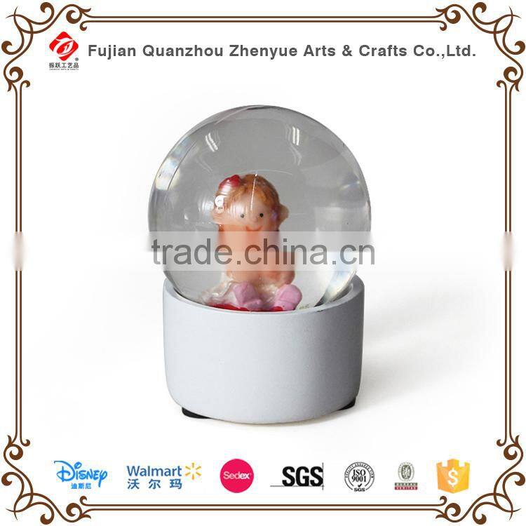2015 customized cheap plastic snow globe