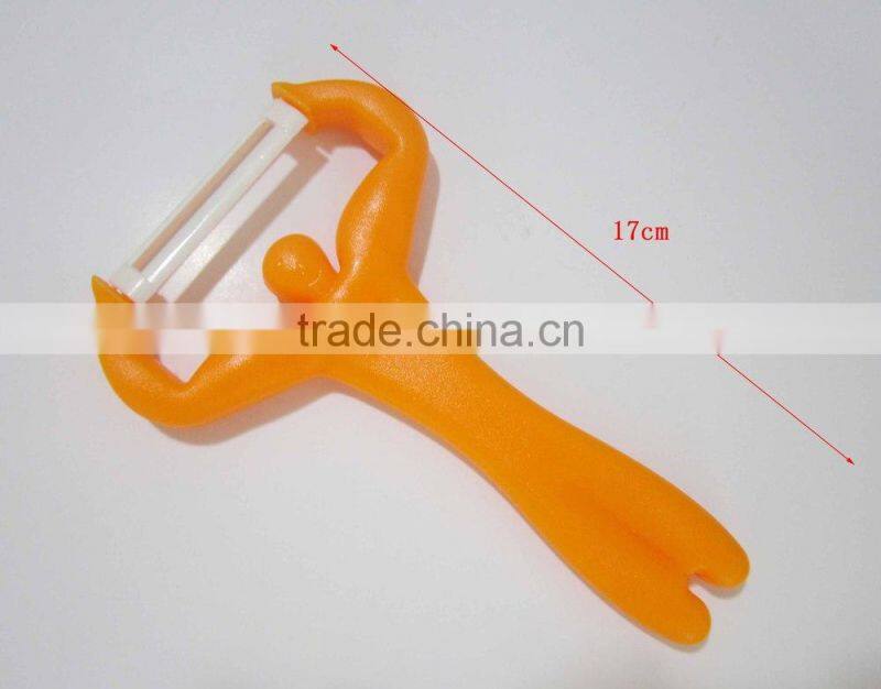 Human Shaped Cucumber Peeler With Single Blister Card