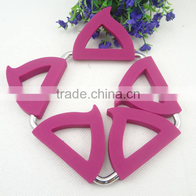 Thick silicone hot pot pads with big hardware