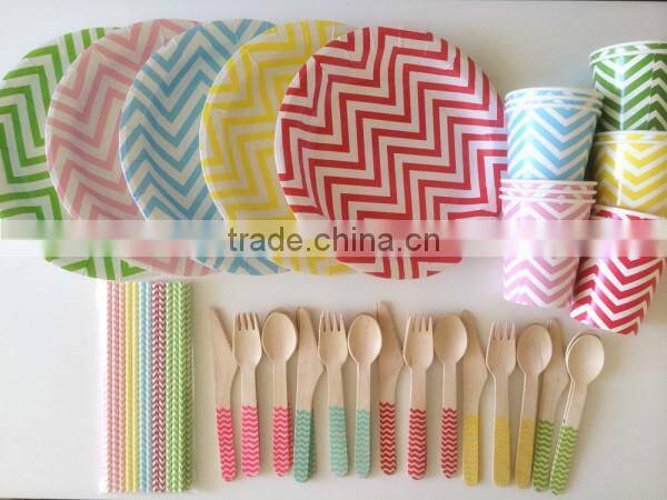 250ml Disposable Paper Cups featuring Baby Pikn Polka Dot