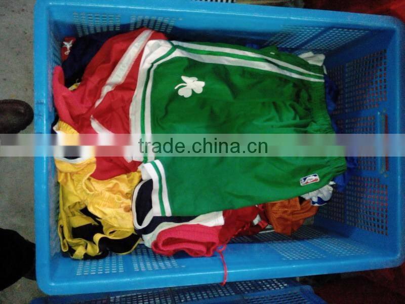 Chinese bulk used clothes in bales