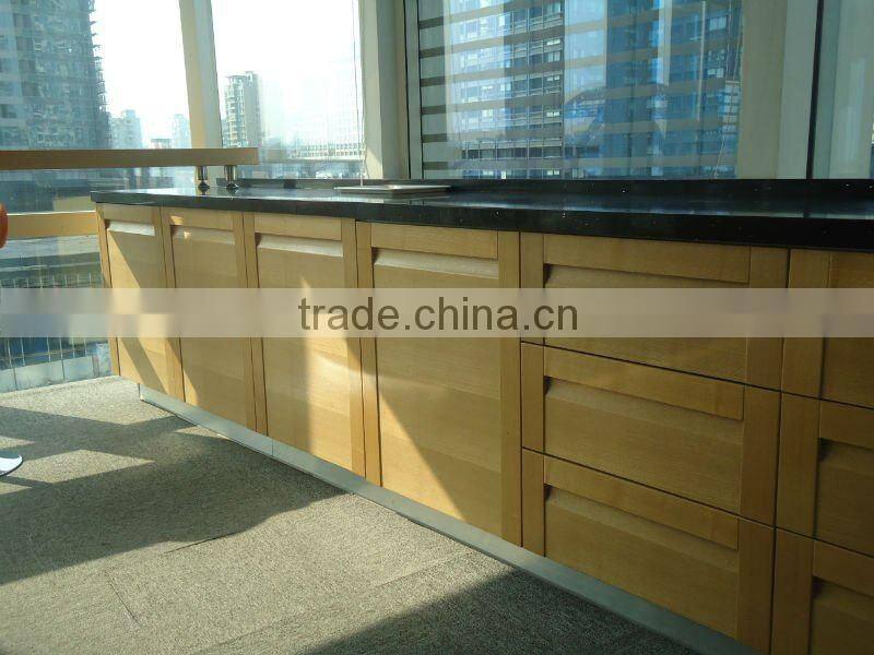 Timber veneer kitchen cabinet handle free design