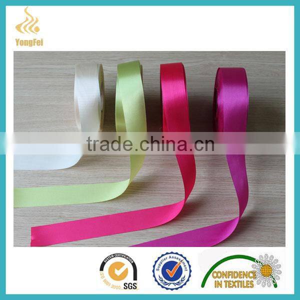 Printed self adhesive satin label