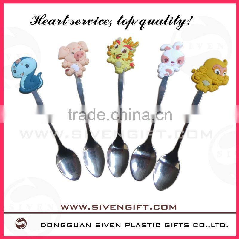 2014 new design cute plastic 3d spoon cover
