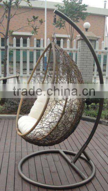Rattan hanging egg chair