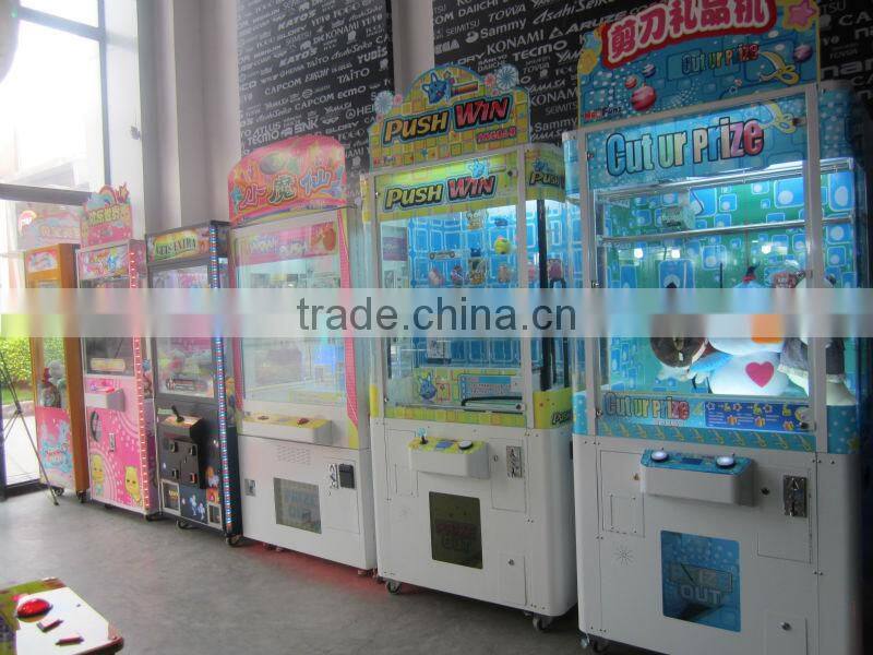 2014 Newest Push Vending Machine/Coin Operated Gift Machine /Claw Crane Machine