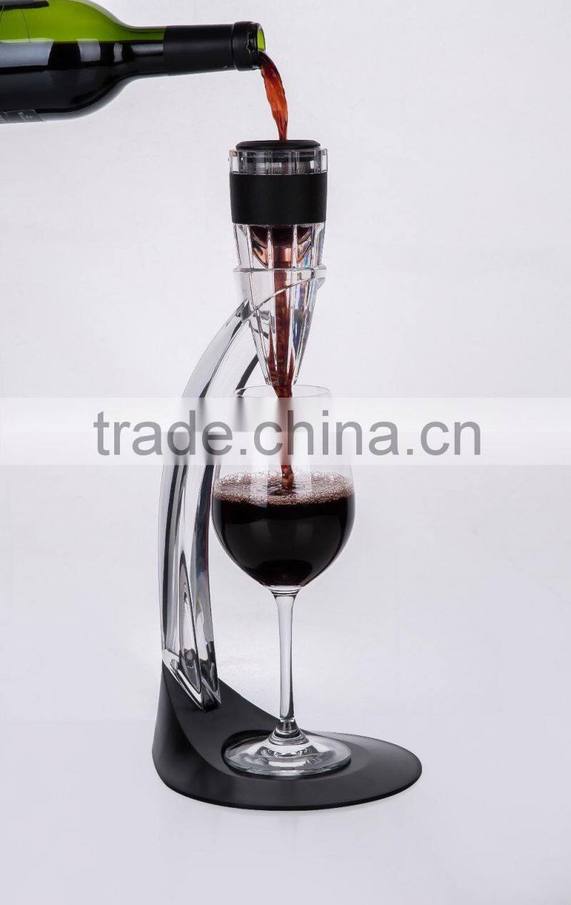 2016 New Design Red Wine Automatic Aerator Decanter