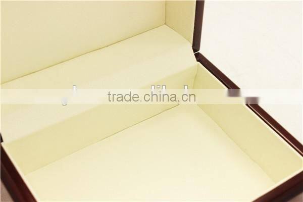 High gloss prevalent wood watch box