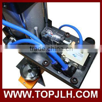 Button badge making machine automatic