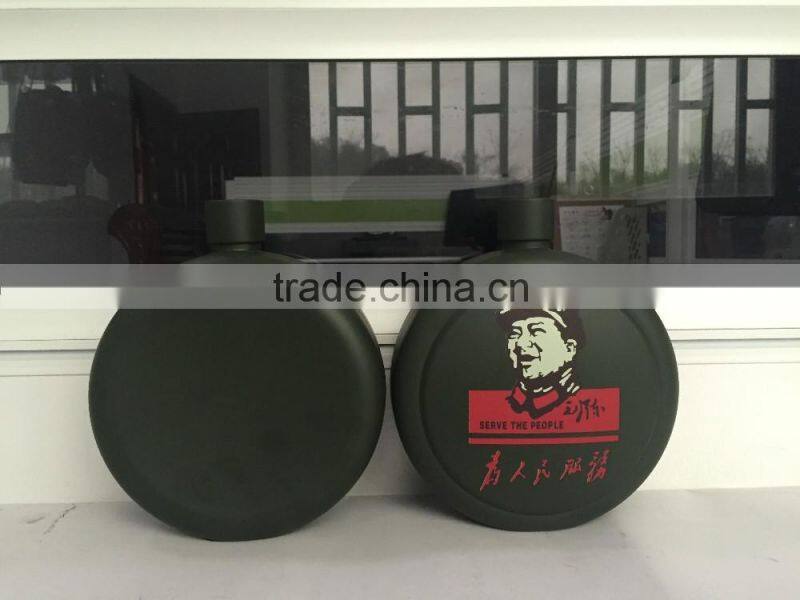 42oz round hip flask with print logo and spray pain coating then in leather bag.