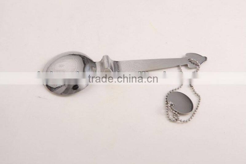 plastic disposable plates spoons