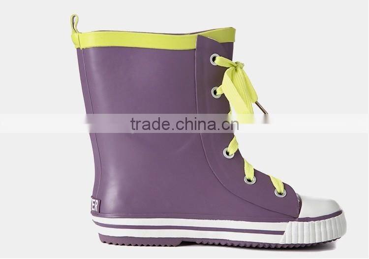 availabe in different colors cute rubber boots for boys and girls with laces