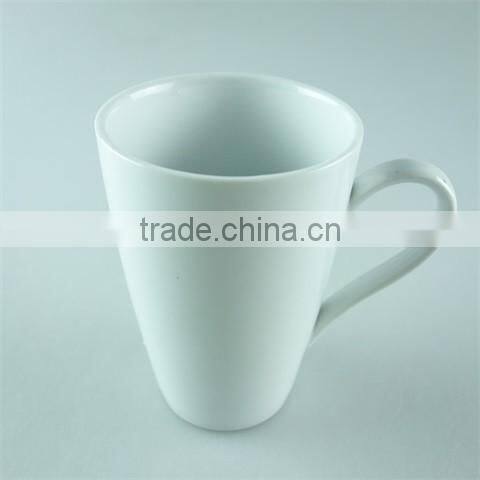 cheap porcelain mug with good shape and handle