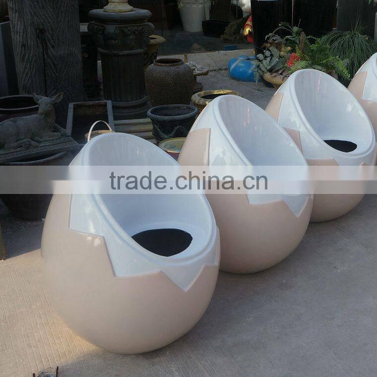 Fiberglass outdoor egg table and chair