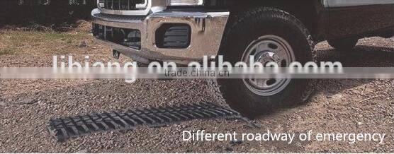 Environmental protection engineering rubber emergency car tire skid plate hole plate