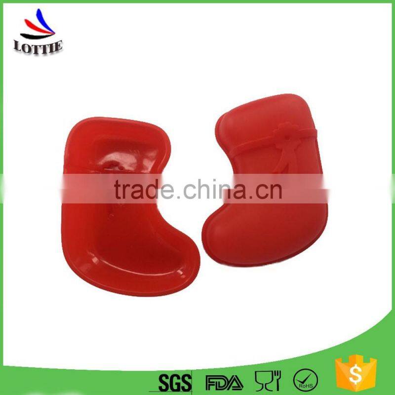 2016 hot sell Christmas gift sock shaped silicone cake mold
