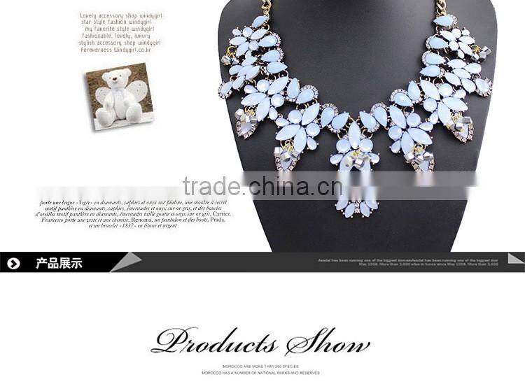 2016 Latest design flower shape elegant Natural bead stone necklace jewelry fashion ladies necklace