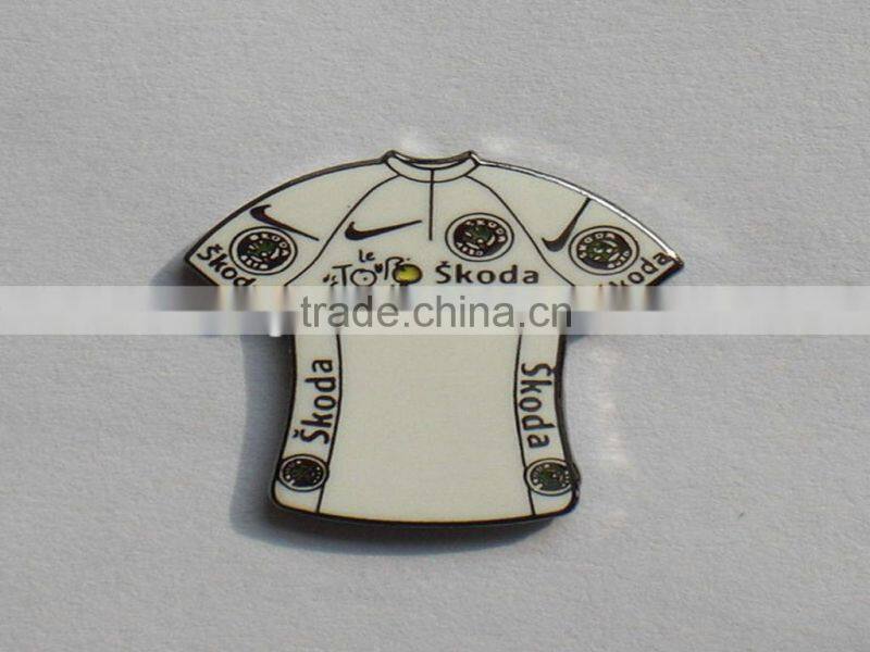 Custom lapel pins with soft enamel and hard enamel color