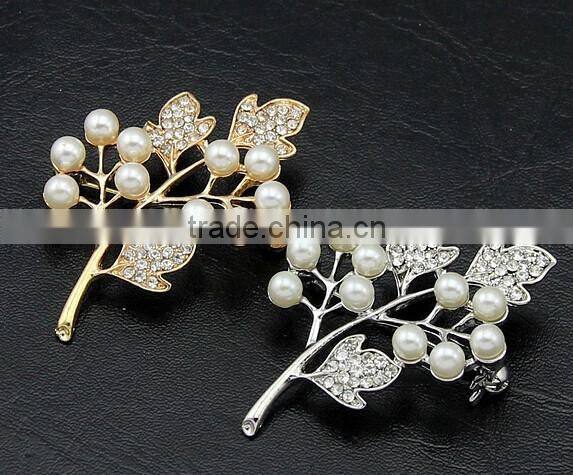 special design rhinestone pretty date brooch