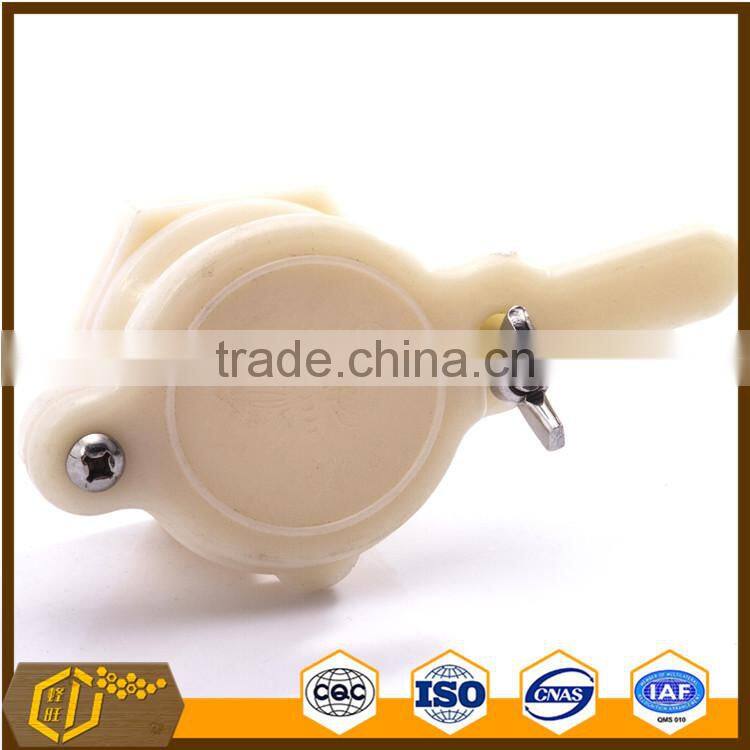 new type beekeeping plastic honey gate from the manufacturer