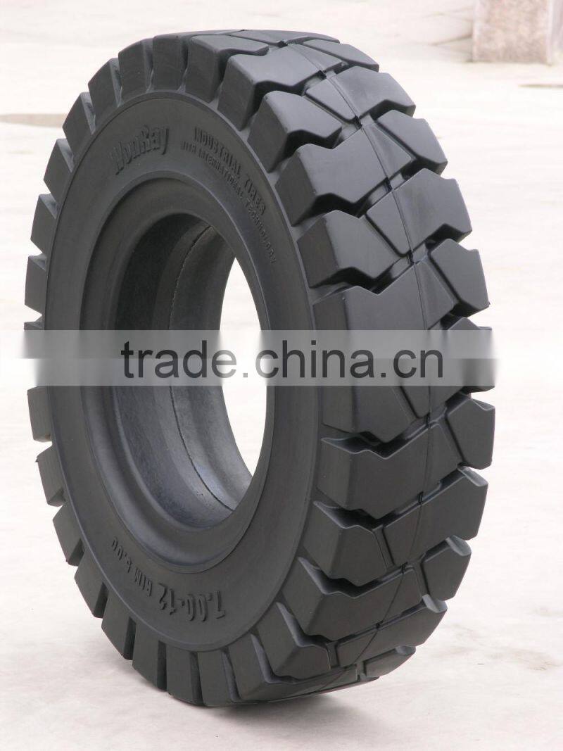 American Qualified Industrial Tire Supply, pneus 600-9 de empilhadeira