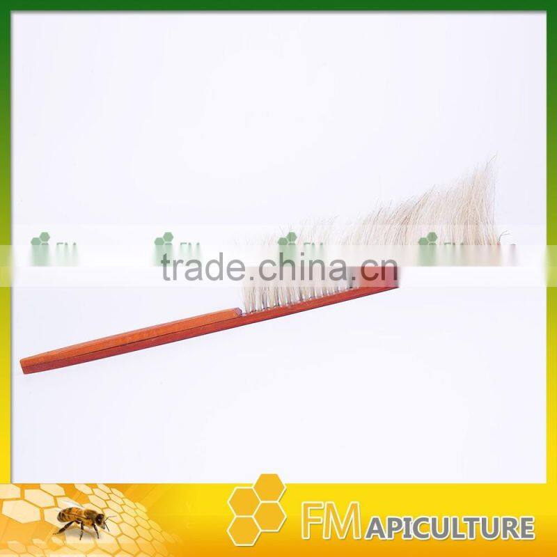 3 rows bee brusher fiber bursher with wood handel; hotsale bee brusher ,