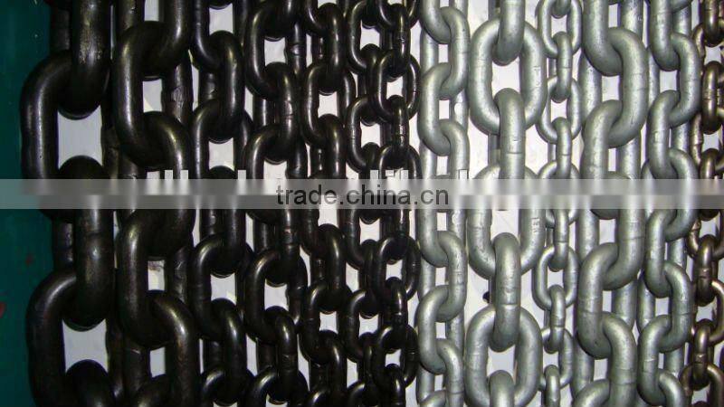 black painted link chain in the field of marine