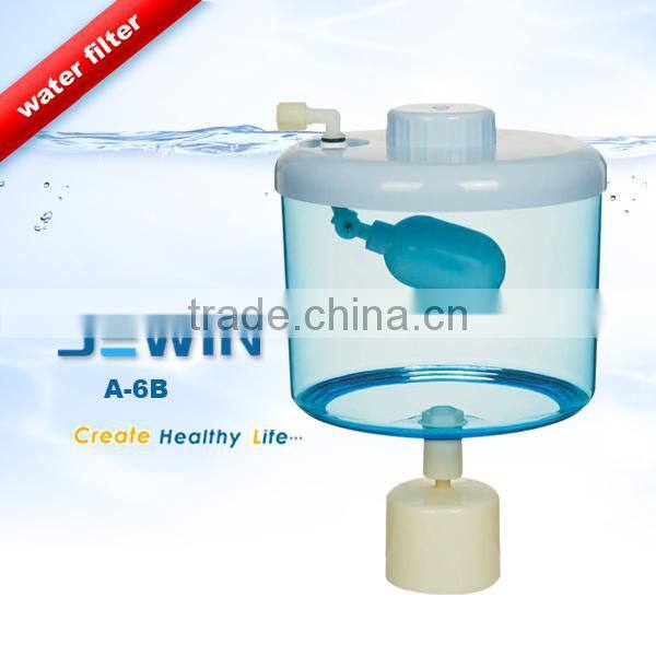 Detachable water filter dispenser bottle for easy cleaning