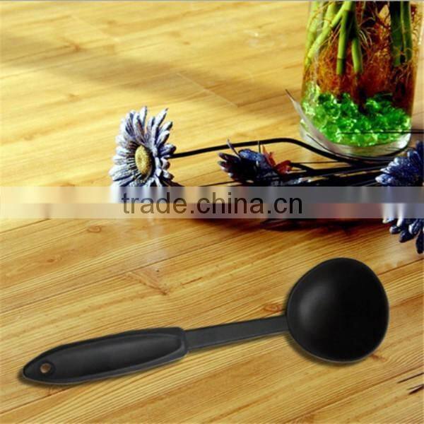 wholesale safe PP black plastic soup spoons,custom plastic soup spoons,custom wholesale safe PP plastic soup spoons supplier
