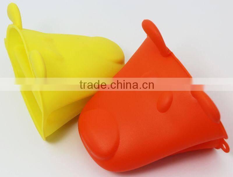 Cute Dog Shaped rubber oven gloves