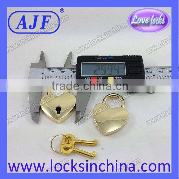 New brand golden love padlock for valentines promotion
