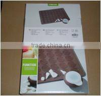 Macaroon Mat with Decorating Bottle