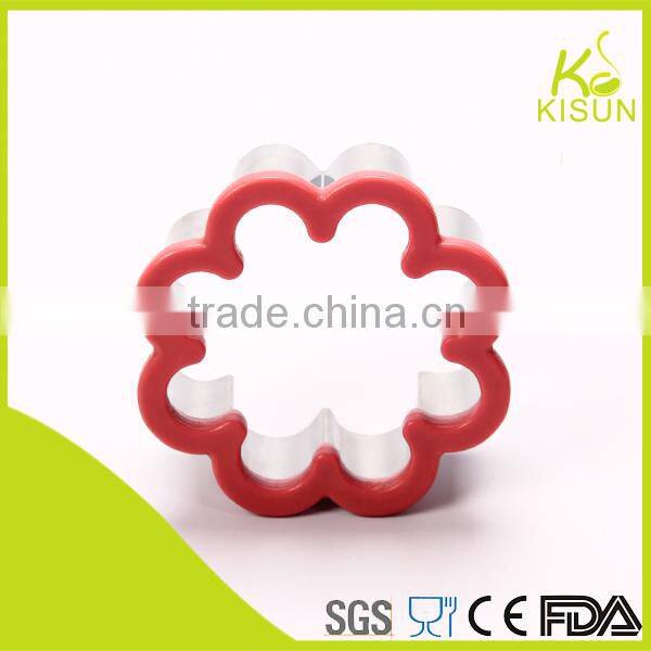 A leaf shape cake model plastic cookie cutter